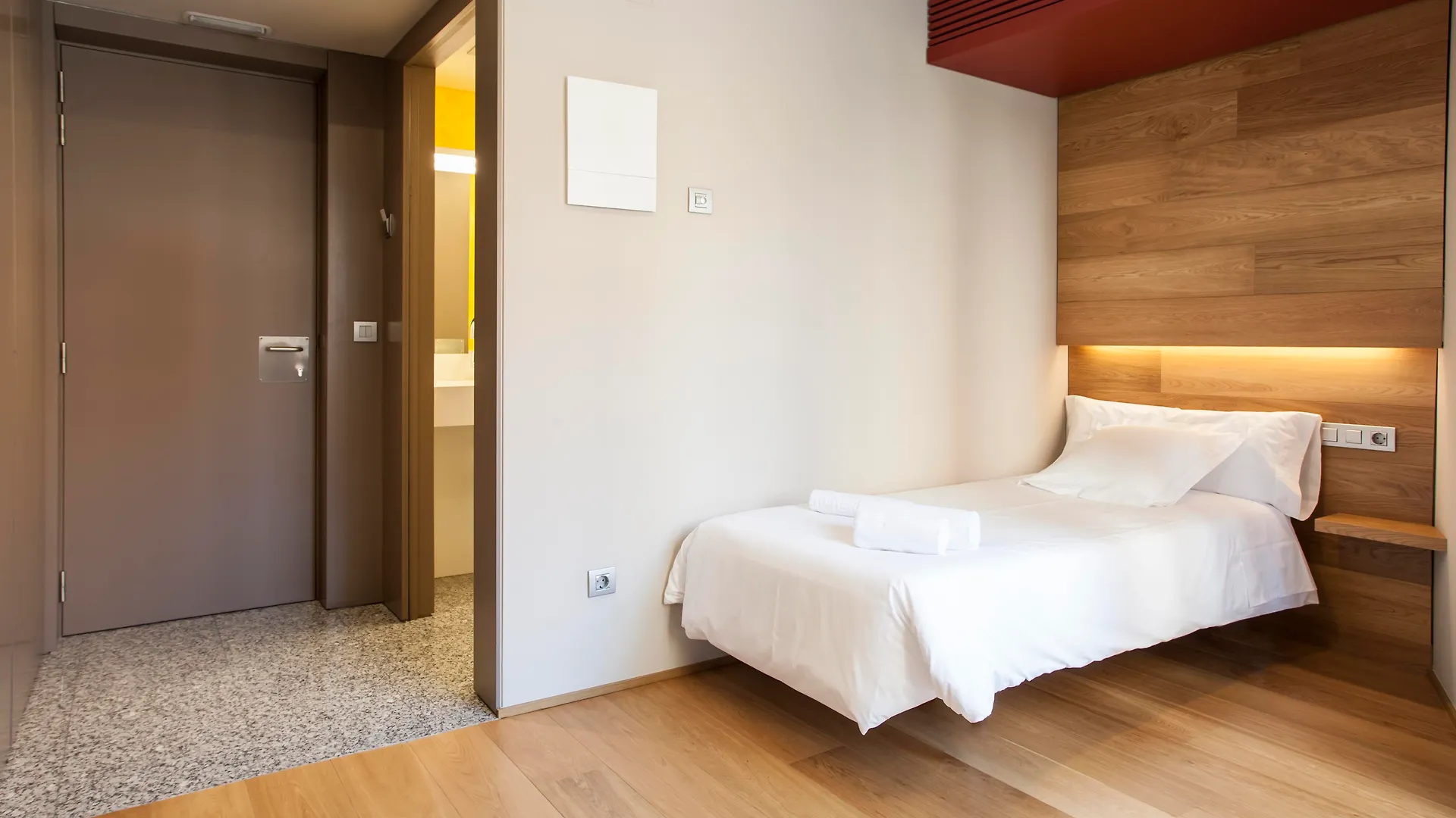 Hotel Estació Olot 3*,